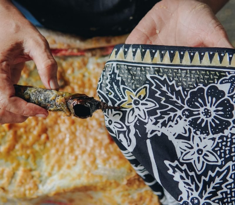 Person's,Hand,Is,Tracing,Design,The,Pattern,Of,Batik,Tulis