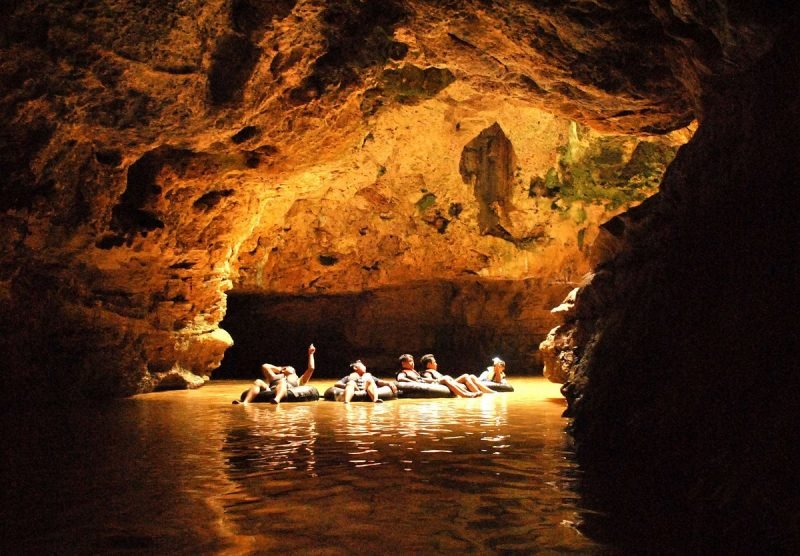 cave tubing 1